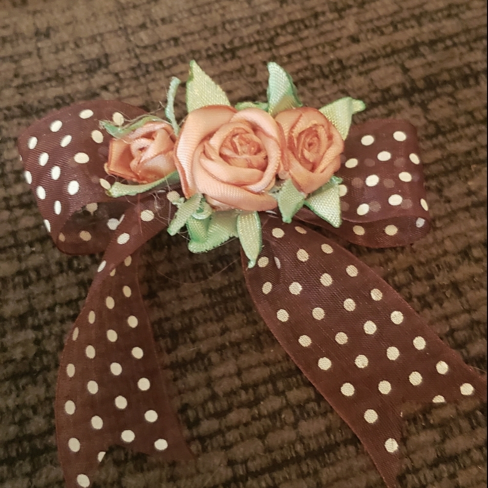 Very pretty handmade hair bow